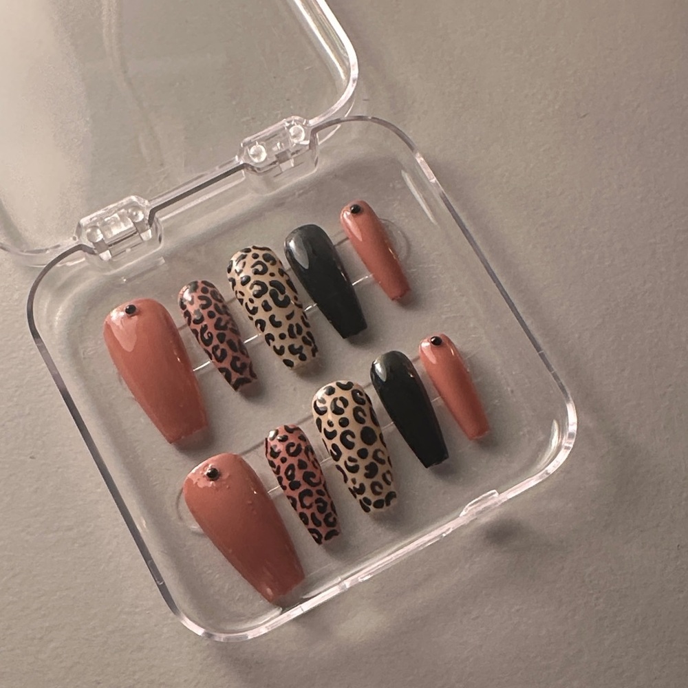 Leopard and Black Press-On Nail Set